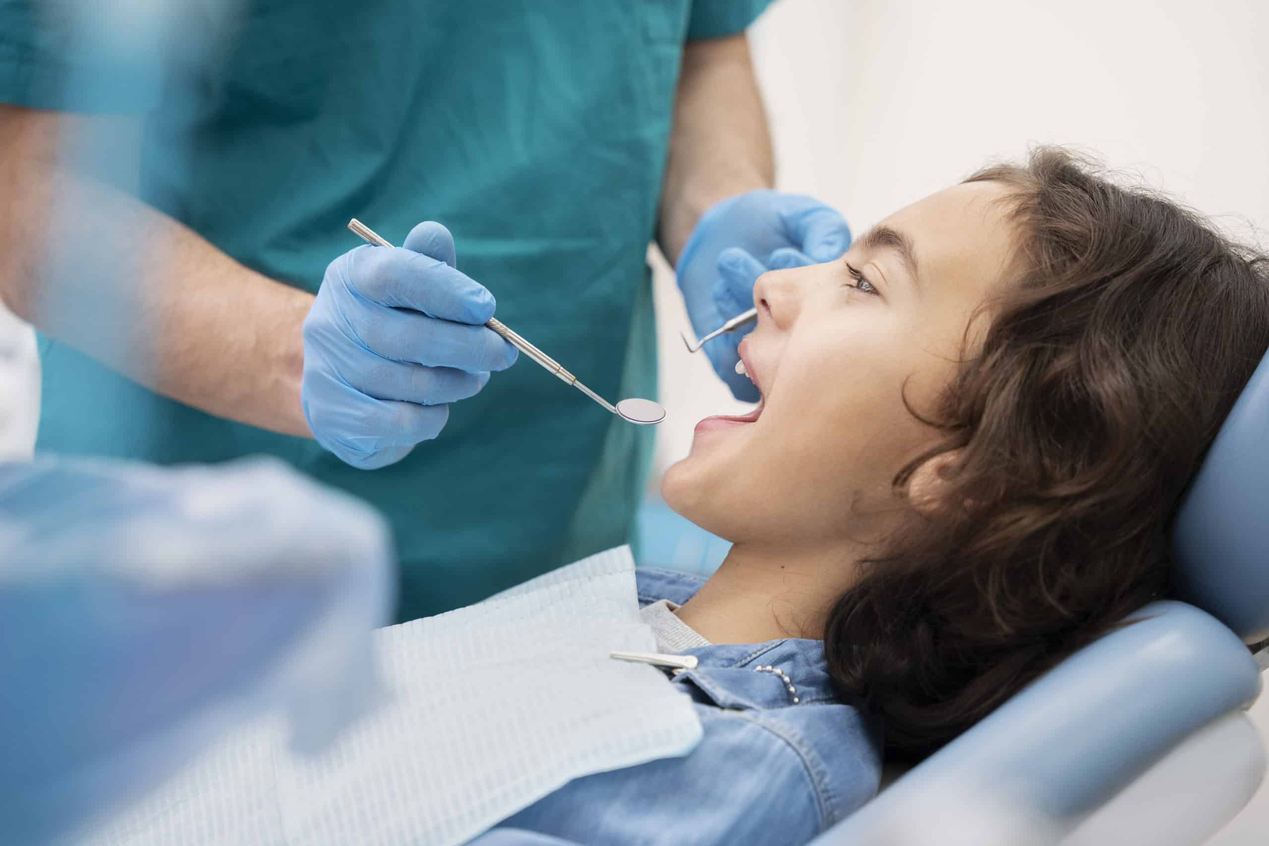 carie-enfant-dentiste-rabat-agdal | Chirurgien Dentiste Orthodontiste - Centre Dentaire Rabat Agdal - Dr Adil Guelzim